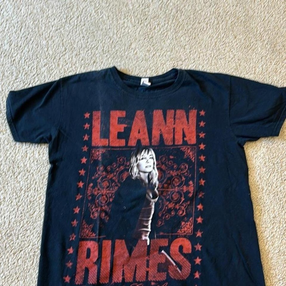 Leanne Rimes lady & gentleman Black and red concert t-shirt #musicinspired